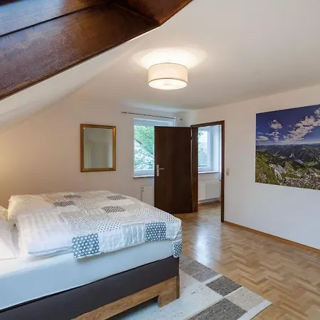 דירה 98 Qm Im Allgaeu, Balkon Und Parkplatz