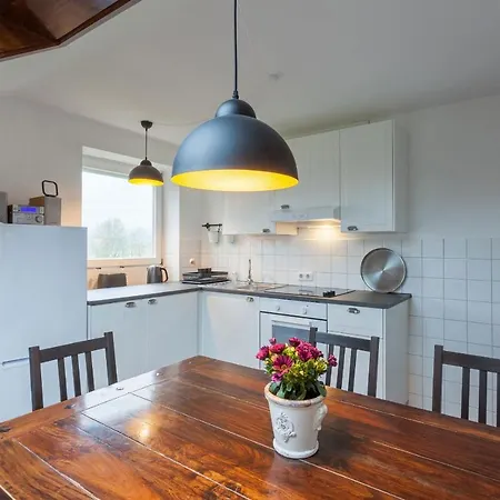 98 Qm Im Allgaeu, Balkon Und Parkplatz