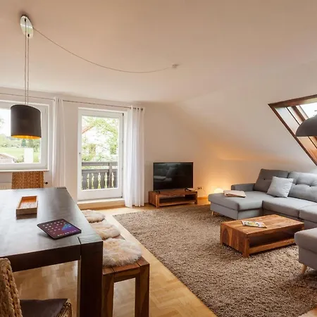 98 Qm Im Allgaeu, Balkon Und Parkplatz